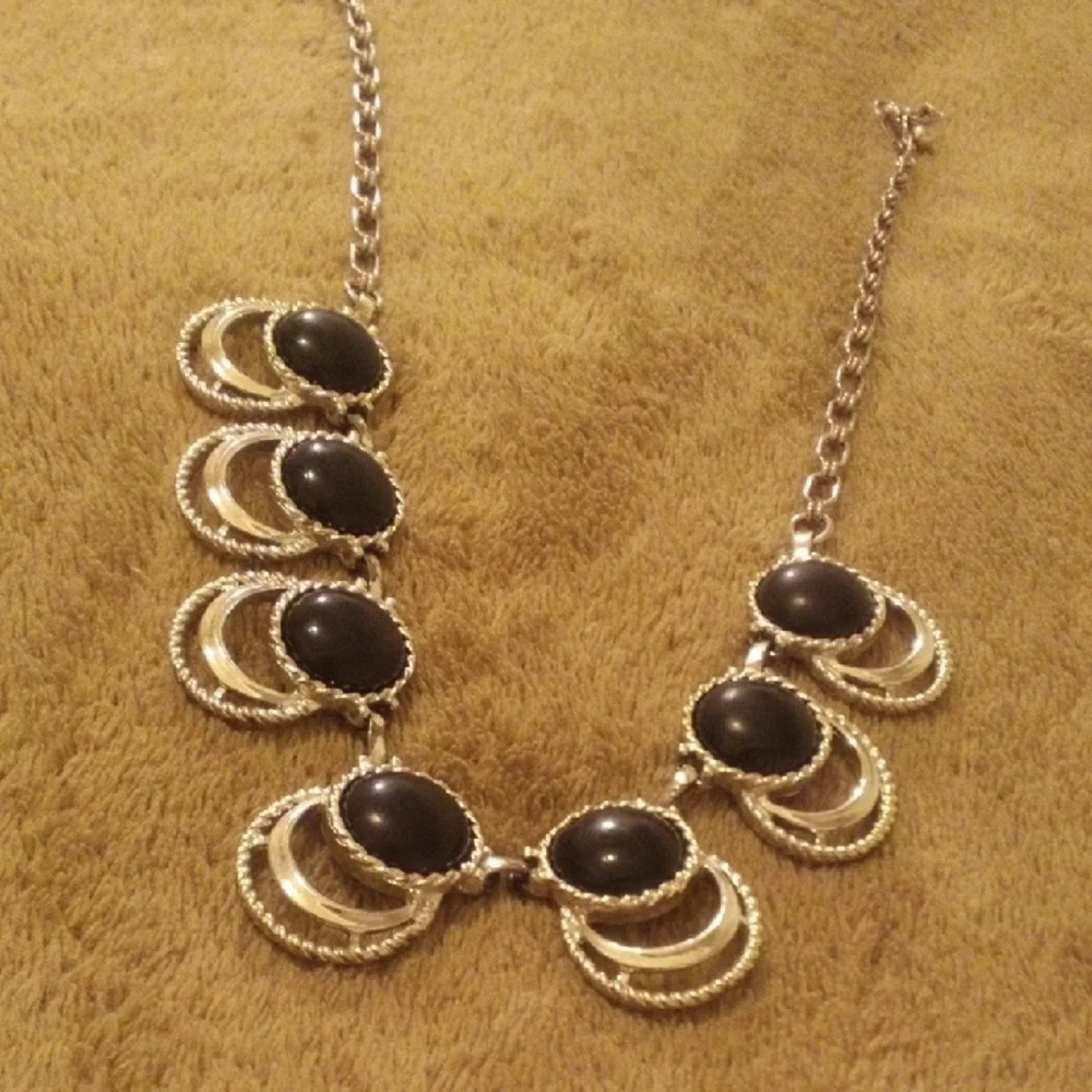 Chic Black and Gold Necklace